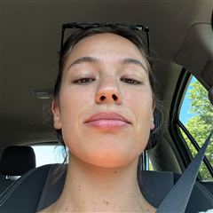 Marissa, car selfie